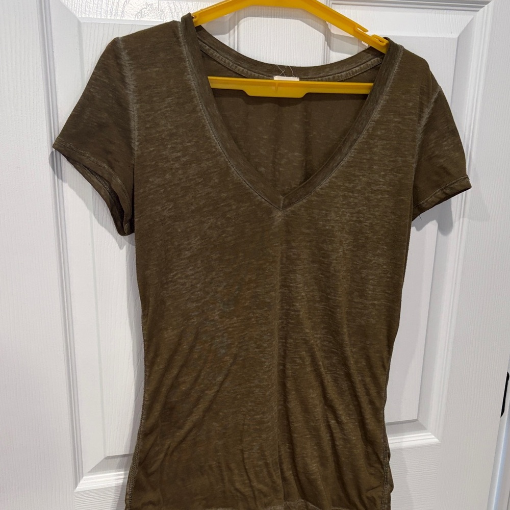 Olive  Garage V-Neck Women's Top size large